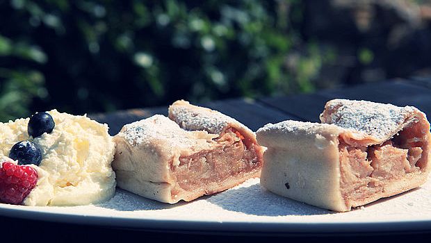 How to Cook Apple Strudel