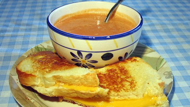 How to Cook Tomato Soup with Grilled Cheese Croutons