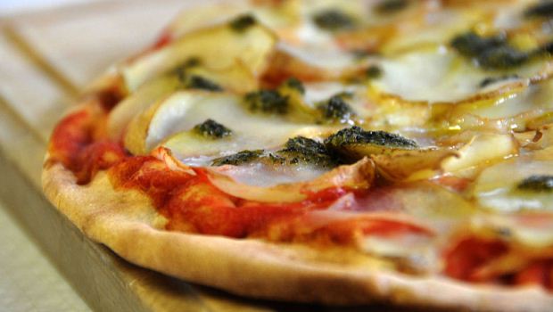 How to Bake Pesto Pizza