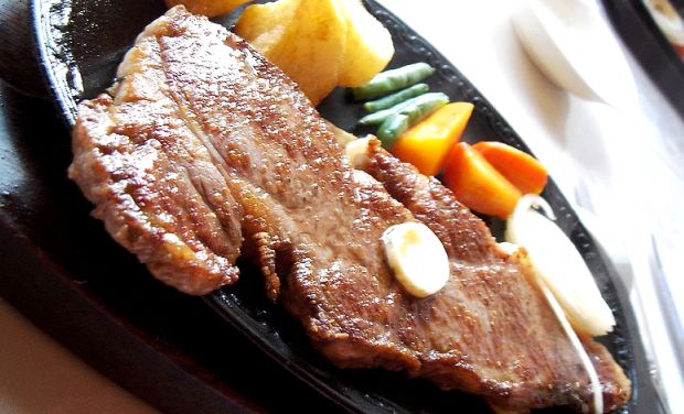 How to Cook BBQ Sirloin with Chimichurri Sauce and Caprese Salad