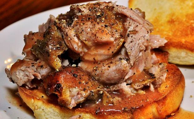 How to Cook Pulled Pork With Brioche Buns