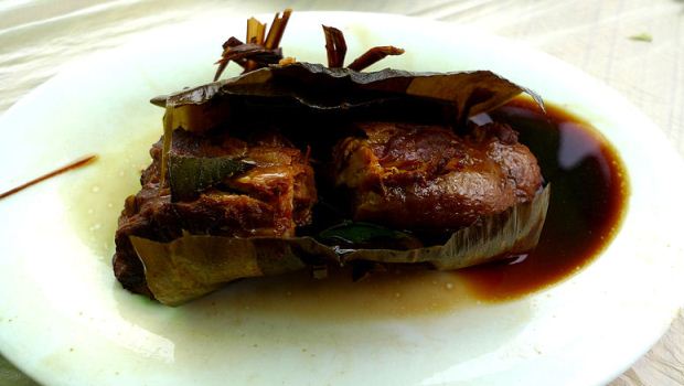 How to Cook Sticky Pork In Lotus Wrap