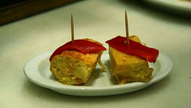 How to Cook Tortilla Tapas with Mojo Picon