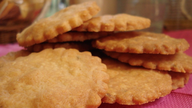 How to Bake Blue Cheese Sables
