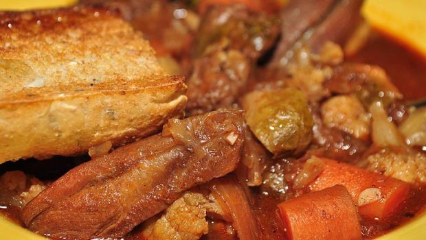 How to Cook Gigot a La Cuillere