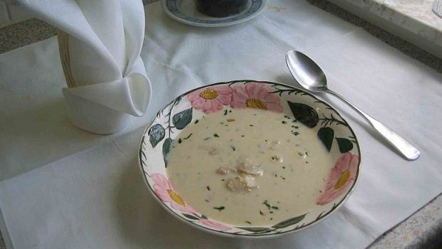 How to Cook Almond Soup with Garlic and Bread