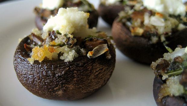 How to Bake Crab-Stuffed Mushrooms