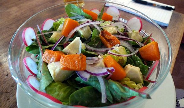 How to Cook Grilled Escarole Salad
