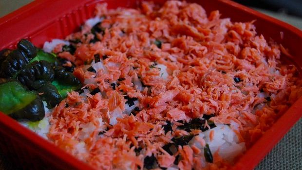 How to Cook Japanese Salmon Rice