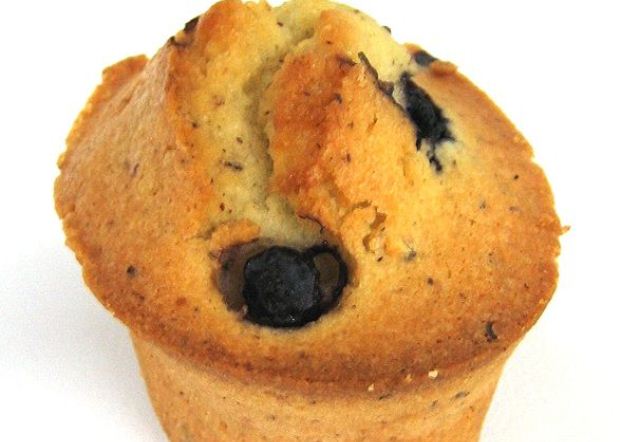 How to Bake Almonds and Blueberry Friands